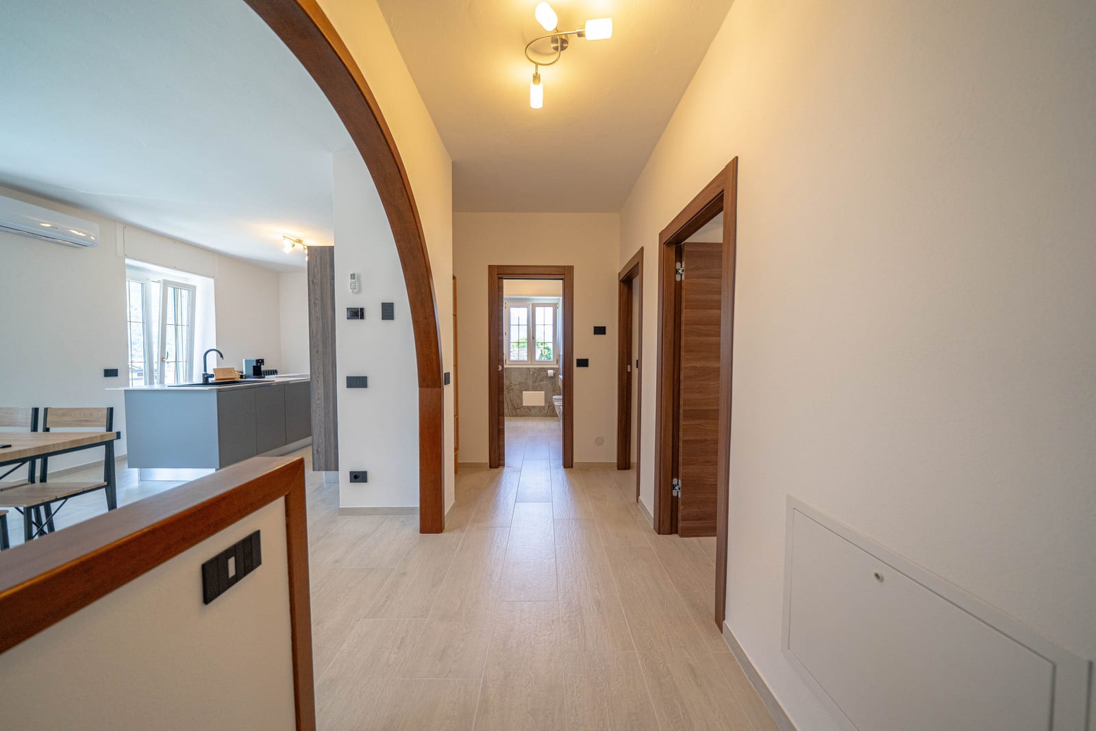Suite Giada — vista living dall'ingresso